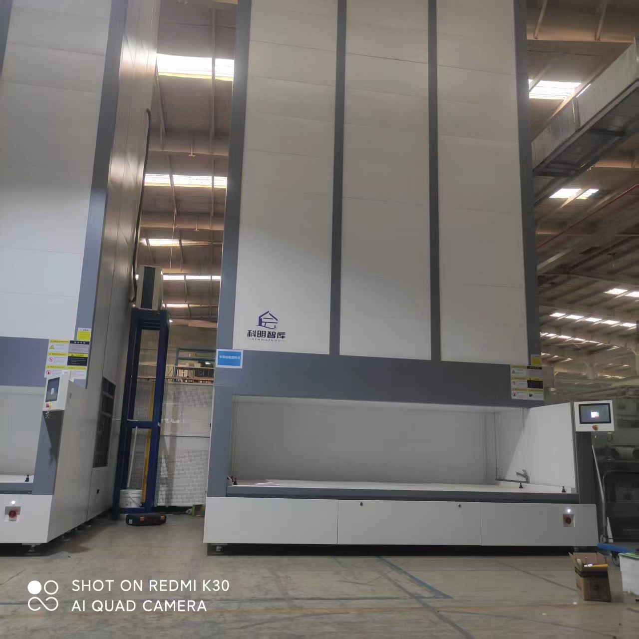 垂直提升货柜：小空间也能大仓储!